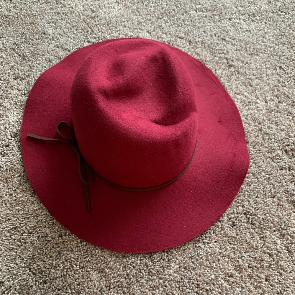 NWT Serra Ladies Floppy Hat in Maroon